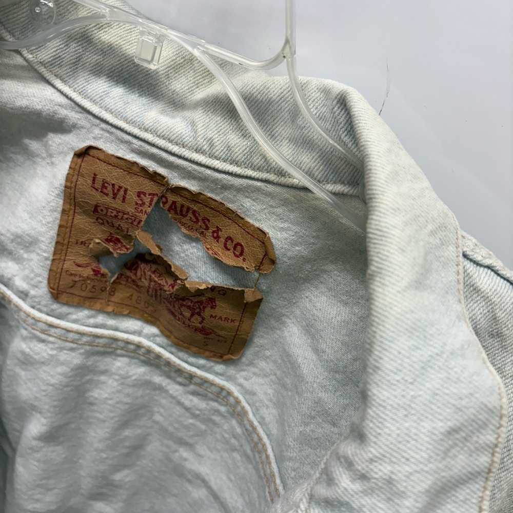 Vintage Levi's Light Wash Denim Jacket - Picture 7 of 7